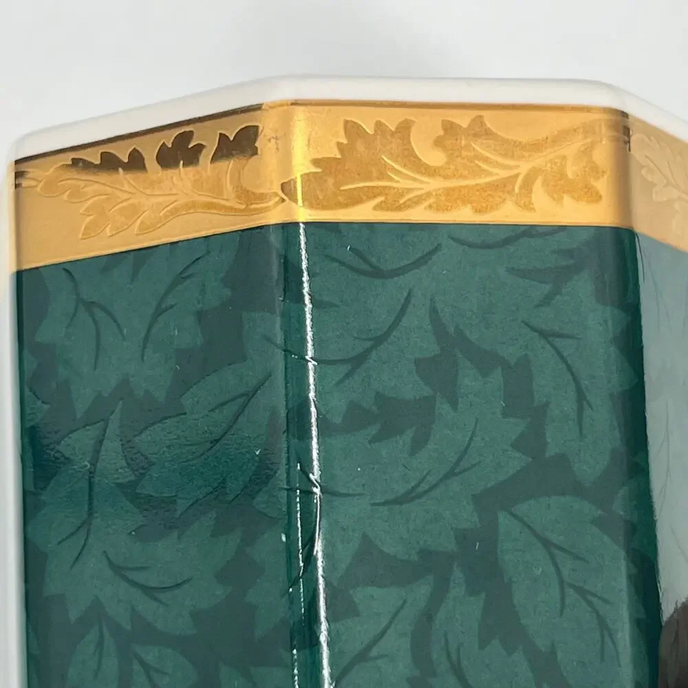 Wamsutta Baroque Damask gold band toothbrush holder